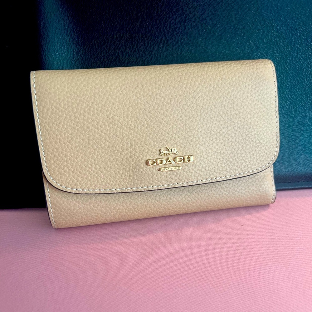 Coach Medium Pebble Leather Trifold Wallet